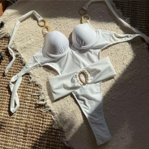 Costum de baie intreg cu cupe tari din burete și catarame metalice decorative, alb #ZZ1062 - Img 3