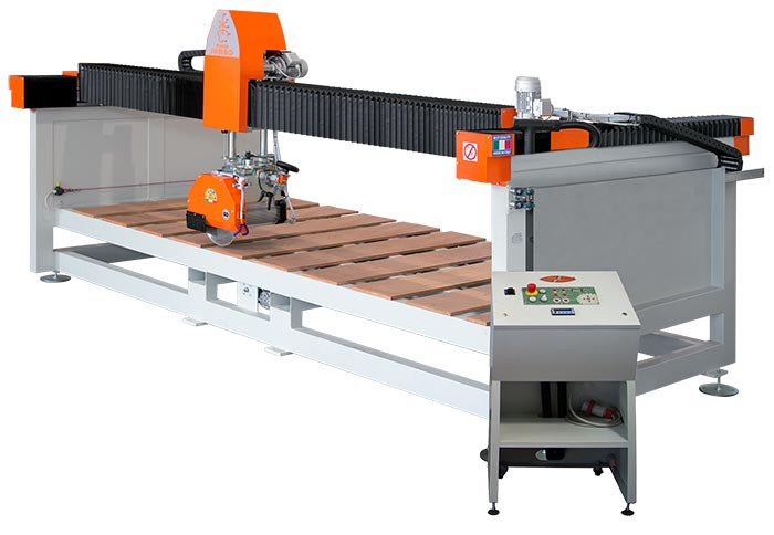 Masini industriale de Debitat &amp; Prelucrat Piatra