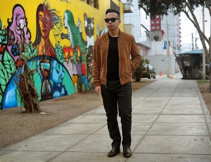 Chelsea boots suede și geacă bomber