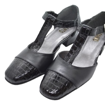 35 - Sandale dama piele naturala negre lacuit cu bareta toc 5.5cm cod S340 - Made in Romania