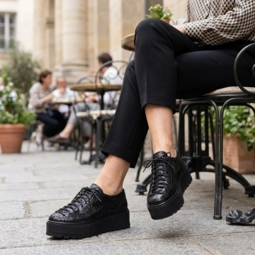 Pantofi dama negri cu talpa inalta 5,5 cm din piele naturala cod P176