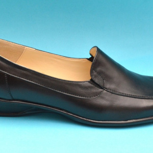 Pantofi dama piele naturala negri cu elastic cod P55 - Made in Romania - Img 3