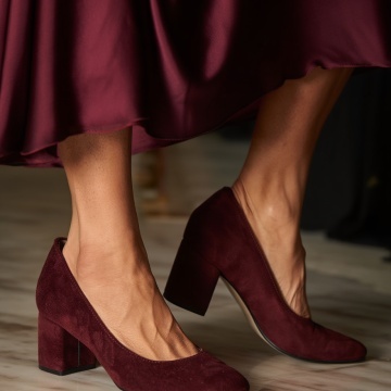 Pantofi damă cu toc bloc din piele întoarsă vișinie – Model Victoria