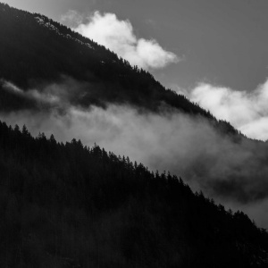 Tablou Canvas alb-negru peisaj montan - Img 2