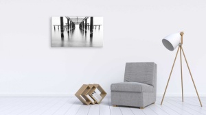 Tablou Canvas alb-negru pod daramat - Img 1
