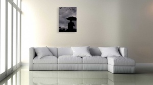 Tablou Canvas alb-negru omul cu umbrela - Img 2