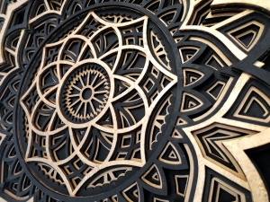 Tablou Mandala Ohm decorativ din lemn cu Foita de Aur 24k, decor 3d multistrat - Img 3