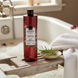 Elixir de baie cu rozmarin – prospețime revigorantă și relaxare aromatică 🌿🛁