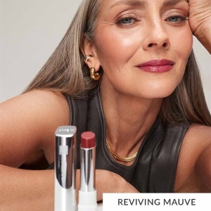 Anew Revival Lipstick Revitalizing Rouge – culoare intensă, retexturizare vizibilă și hidratare clinic dovedită 💄✨
