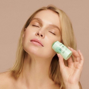 Baton facial demachiant si hidratant cu aloe vera IDC Institute 25 g - Img 3