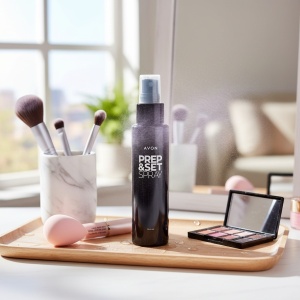 Spray pentru Fixare Avon 125 ml – machiaj rezistent și aspect impecabil întreaga zi