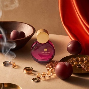 Apă de parfum Far Away Splendoria