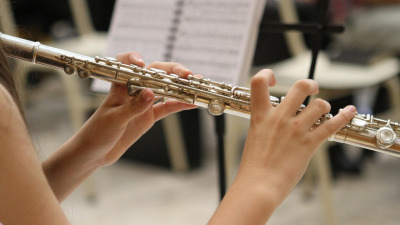 Cum să Îți Cureți Instrumentul de Suflat (Saxofon, Clarinet, Flaut)