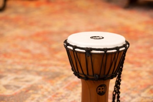 Meinl Jr. Djembe 7" – Djembe Sintetic Portabil, Rezistent la Intemperii - Img 5