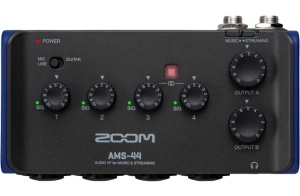 Zoom AMS-44 – Interfață audio profesională USB-C cu 4 intrări XLR/TRS, comutator Music/Streaming și alimentare flexibilă - Img 7