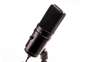 Zoom ZUM-2 Podcast Mic Pack – Pachet microfon USB supercardioid cu căști profesionale și suport de birou - Img 2
