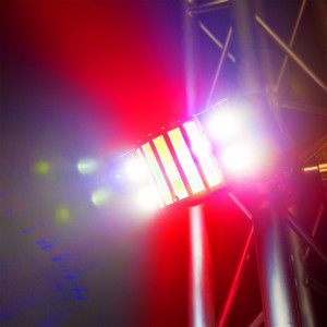 BeamZ STROBEDERBY Efect de lumini 2-in-1, 6x4W LED RGBAWP