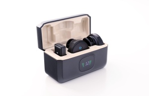Novox ONE AIR V2 – Set microfoane lavalieră wireless 2.4 GHz cu receiver și carcasă de încărcare