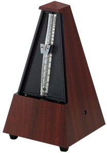 Wittner Metronom Forma de piramida mahon