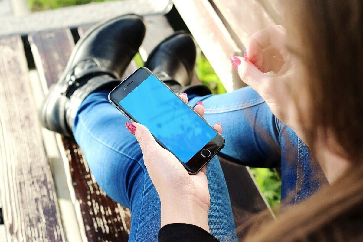 Tipuri folii de telefon: ce variante exista si cum o alegi pe cea mai buna
