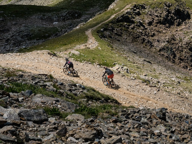 Descopera Romania pe doua roti: Trasee frumoase pentru biciclisti