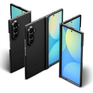 Profil slim si decupaje precise pe husa neagra Samsung Z Fold8 Ultra Spigen