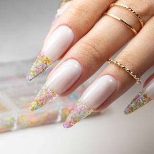 Set Perle Multicolore pentru Decorarea Unghiilor – 6 Compartimente - Img 5