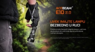 Acebeam E10 2.0 kompaktna baterijska lampa u ruci