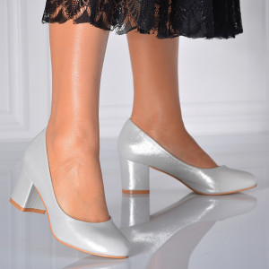 Pantofi Cu Toc Dama Herta Argintii- Need 4 Shoes