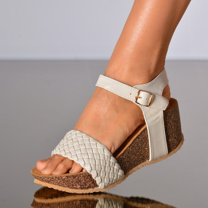 Sandale Cu Platforma Nicasia Bej- Need 4 Shoes