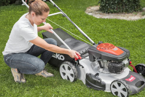 masina de tuns gazon pe benzina AL-KO Easy 5.1 SP-S latime de lucru 51 cm | motor de 160cc, putere 2.3kW - Img 5