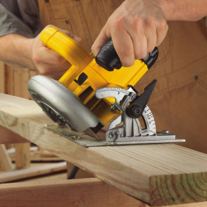 Fierastrau circular manual DeWALT DWE575K - Img 2