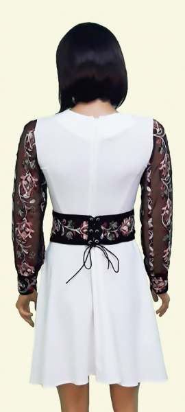 rochie de seara cu maneci din tul brodat