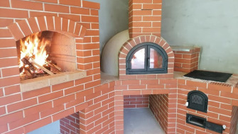Ușa cuptorului pentru grătarul de exterior. Cum alegi un model potrivit?