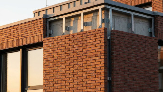 Cărămidă Klinker în construcții: Dimensiuni standard și comportamentul la risc seismic
