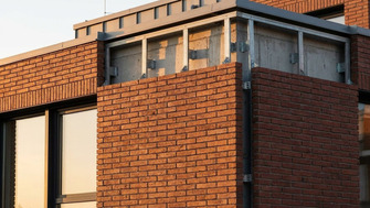 Cărămidă Klinker în construcții: dimensiuni standard și comportamentul la risc seismic
