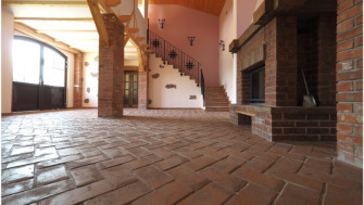 Pardoseala ceramică: rezistență și eleganță