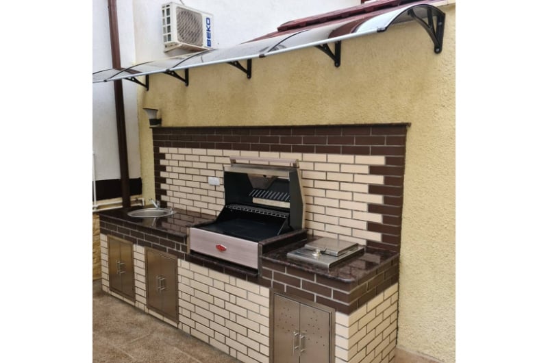 gratar-exterior-caramida-fara-cos-evacuare-fum