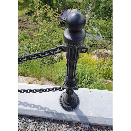 Stalp fonta cu 2 randuri prinderi lant, 1070 mm, baza 23 cm, tip GI