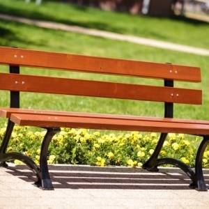 Banca parc Poznan din lemn si fonta