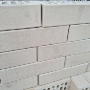 Caramida GRI AGAT M200 pentru Fatade, Garduri, Gratare (250x120x65)