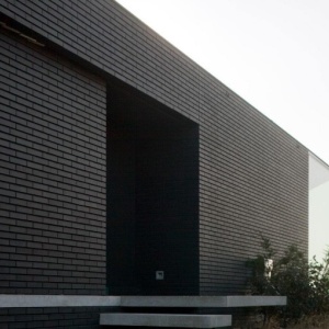 caramida klinker neteda pentru arhitectura minimalista