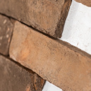 Caramida decorativa crem cu nuante variate