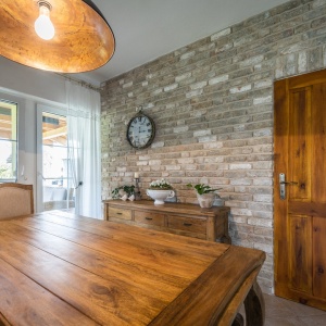 Perete interior bej caramida Toscane rustic living