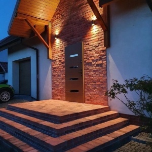 Pardoseala decorativa old brick natural pentru intrare casa