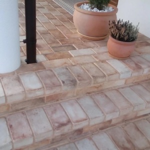 Pardoseala decorativa din ciment rock pentru exterior