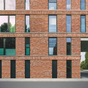 Caramida aparenta Klinker Terca Metropolis Atrium Red 240 x 40 x 23 mm fatada