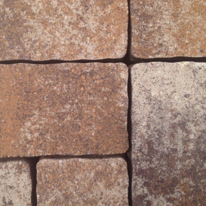 Appia Antica antichizat - dale de beton 6 cm, rosu vulcanic, nota rustica