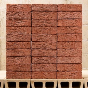 Caramida Klinker Ruby-red Hand-moulded NF (240x115x71 mm) palet