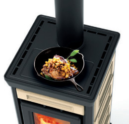 Soba pe lemne Thermorossi Vittoria Evo Easy 14,6 kW incalzire mancare